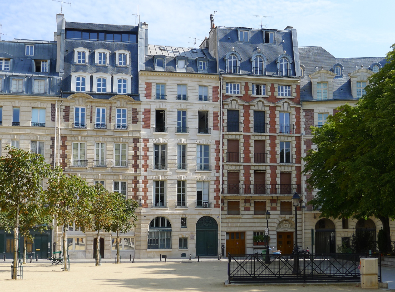 Paris place dauphine